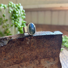 Ultra Luxe Silver Ring with Labradorite, US 5.5