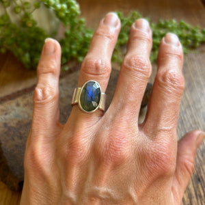 Ultra Luxe Silver Ring with Labradorite, US 5.5