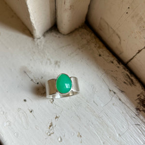 Ultra Luxe Silver Ring with Chrysoprase, US 8.25