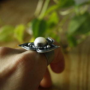 Pearl Flower Ring—US 9—Ivory White Fresh Water Pearl Ring in Sterling Silver Flower—Ready-to-Ship