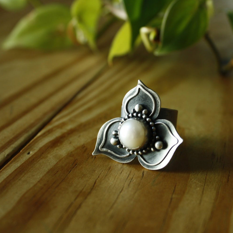 Pearl Flower Ring—US 9—Ivory White Fresh Water Pearl Ring in Sterling Silver Flower—Ready-to-Ship
